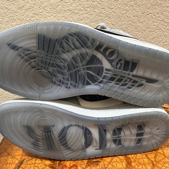 Sneakers - Picture 6 of 6